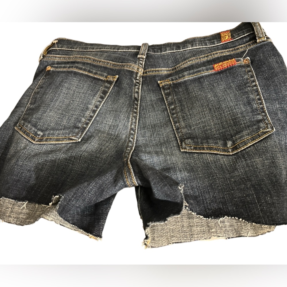 7 for all mankind Jean shorts-Relaxed mid roll short Size 27. Good condition. - Picture 2 of 3